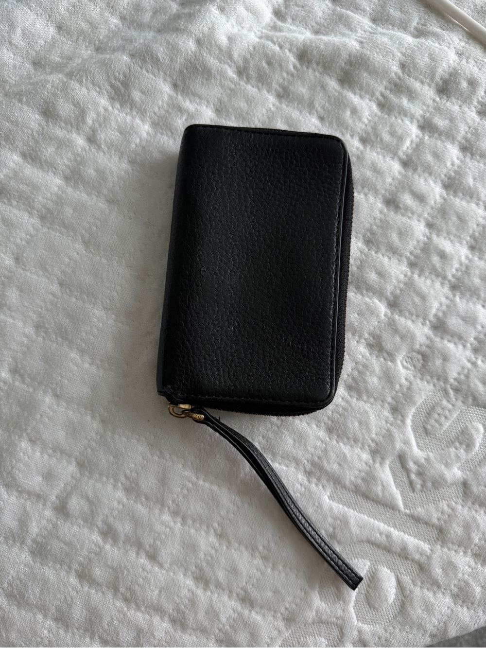Marc by Marc Jacobs Black Pebble Leather Zip Wristlet with Gold Plate - Picture 3 of 4